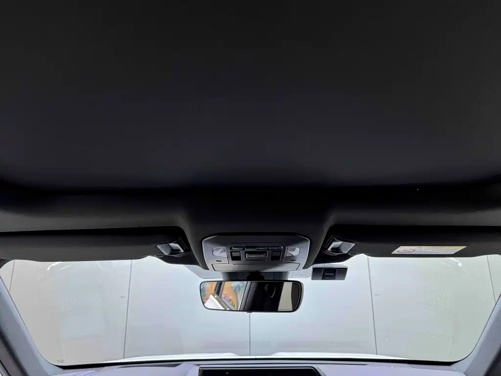 Toyota Crown Kluger 2022 — фото 15