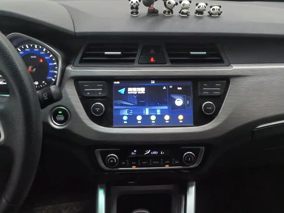 Geely Vision X3 2019 — фото 13