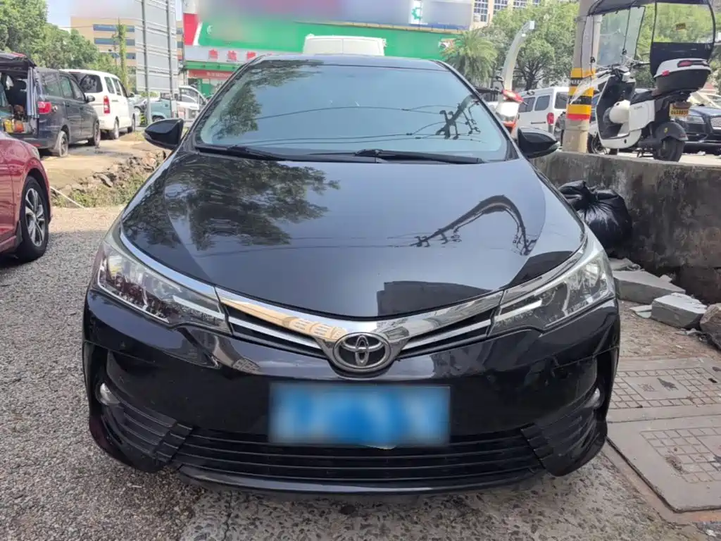 Toyota Corolla 2018 — фото 3