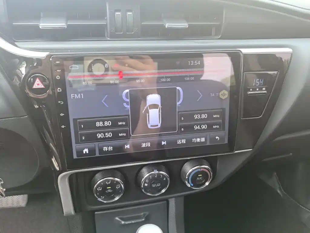 Toyota Corolla 2018 — фото 13
