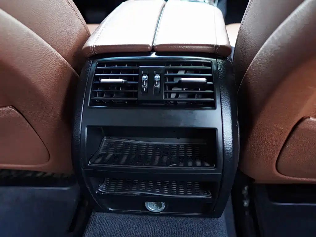 BMW 5 Series 2016 — фото 23