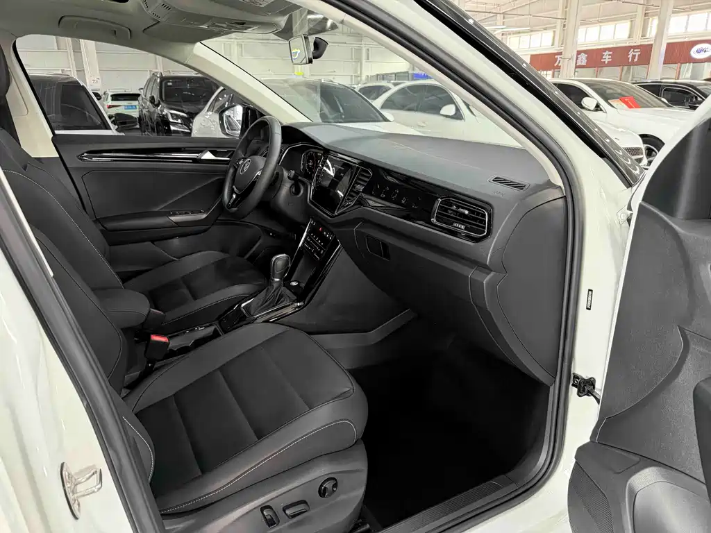 Volkswagen T-Roc 2022 — фото 17