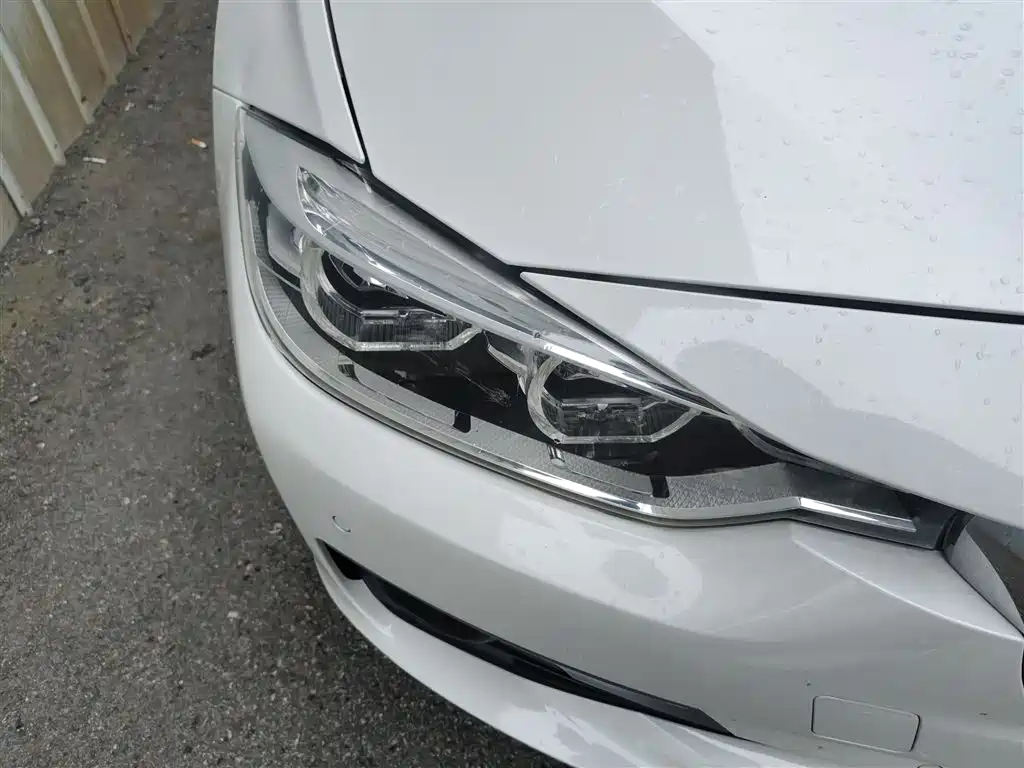BMW 3 Series 2019 — фото 13