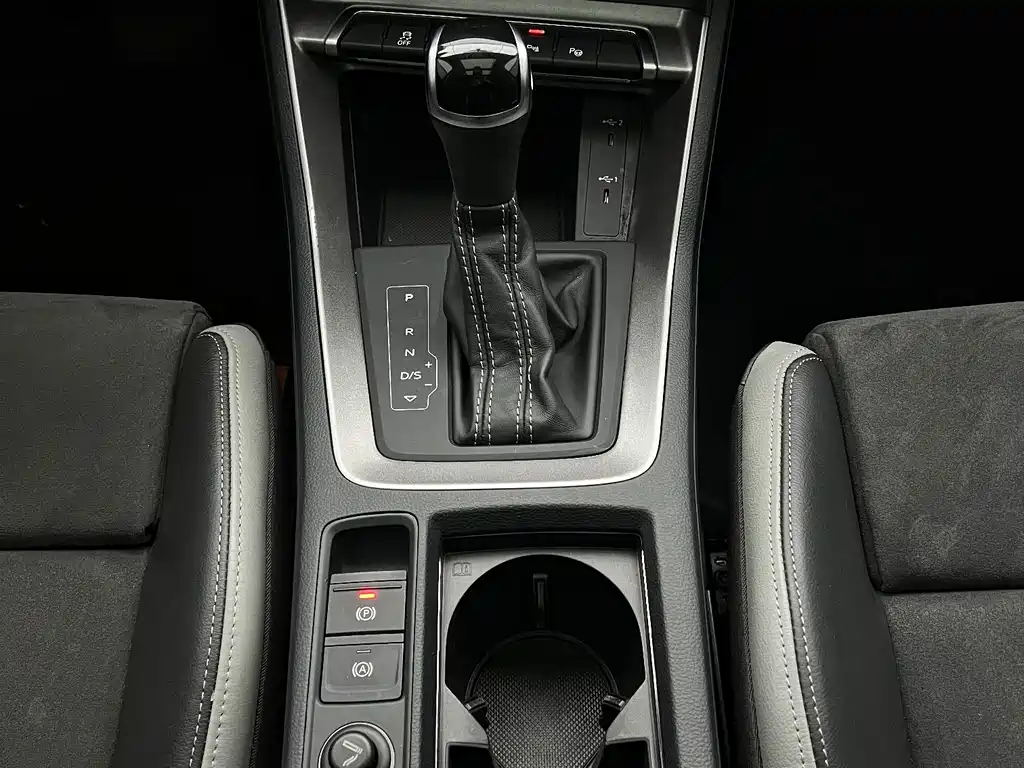 Audi Q3 2022 — фото 9