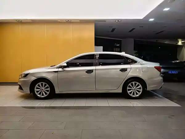 Roewe i6 New Energy 2018