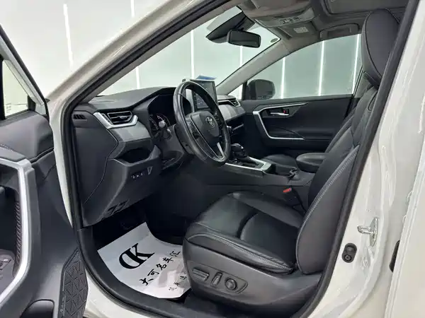 Toyota RAV4 2021