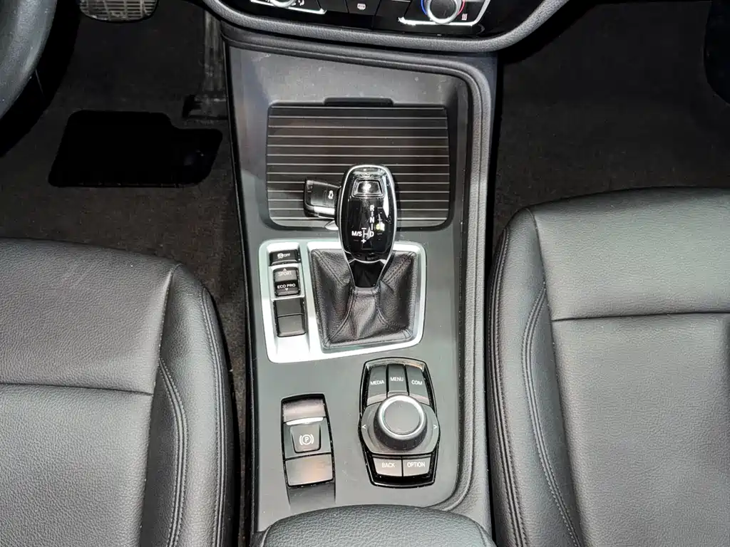 BMW 1 Series 2020 — фото 19