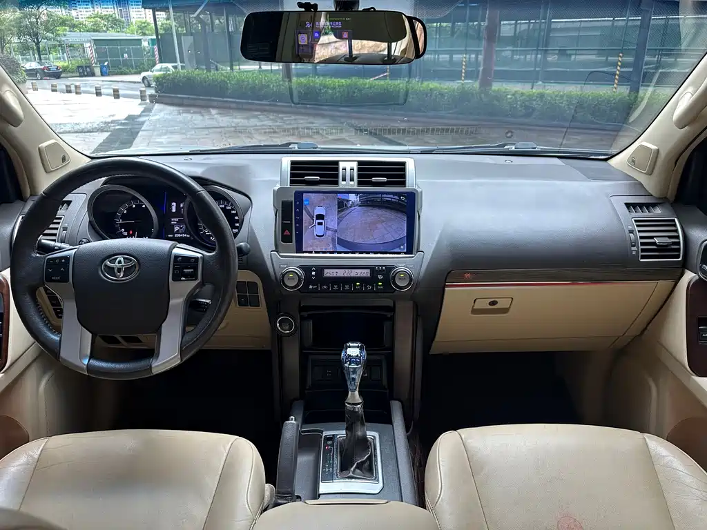 Toyota Prado 2017 — фото 9
