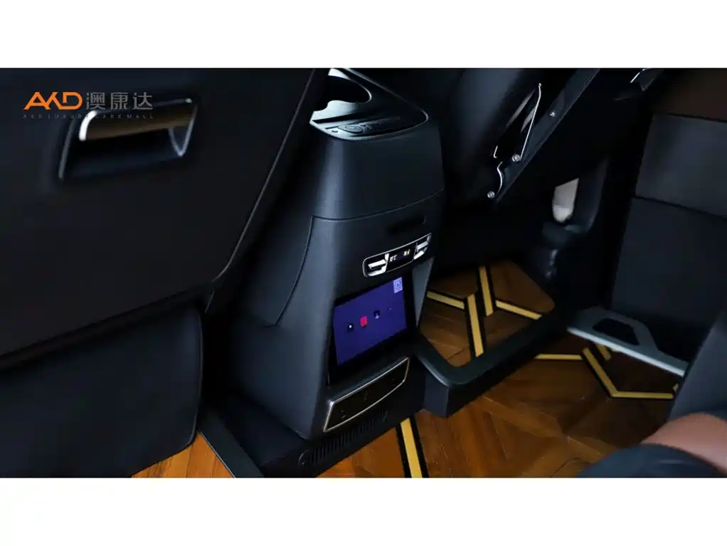 Mercedes-Benz V-Class 2019 — фото 10