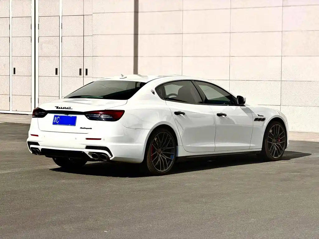 Maserati Quattroporte 2019 — фото 7