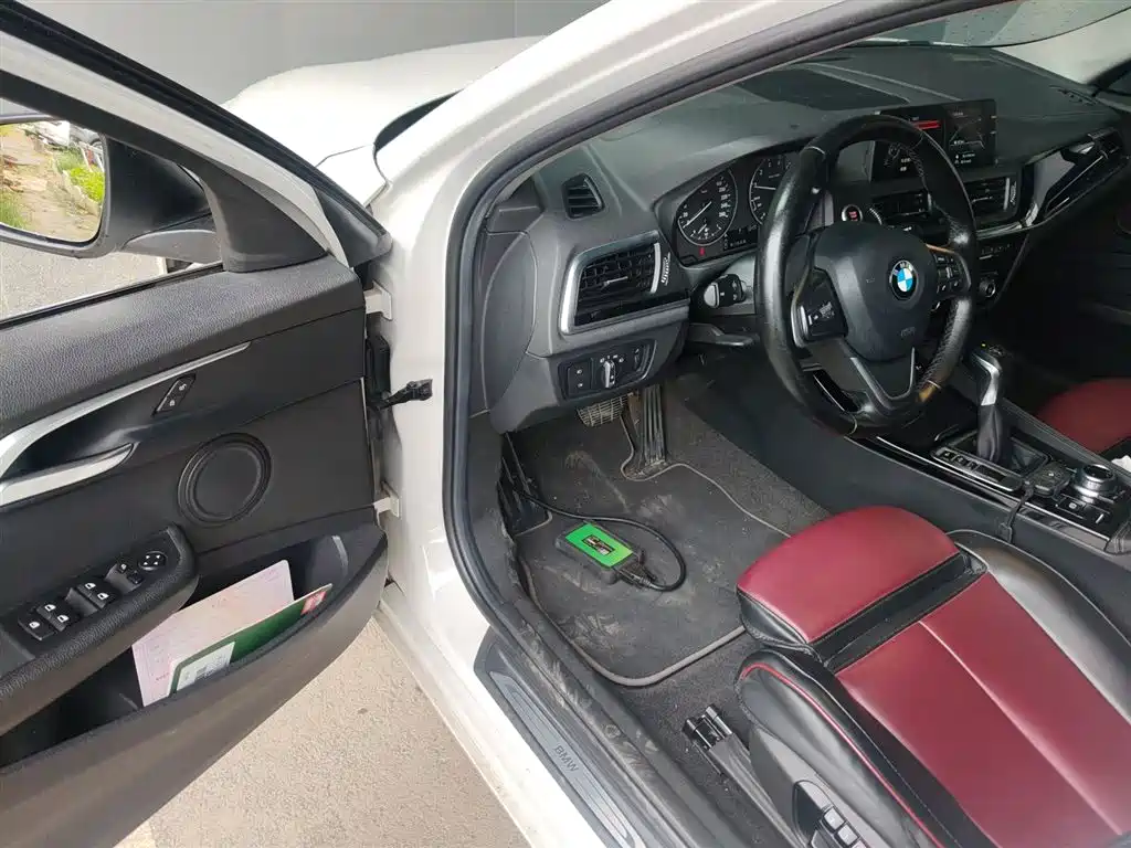 BMW 1 Series 2017 — фото 16