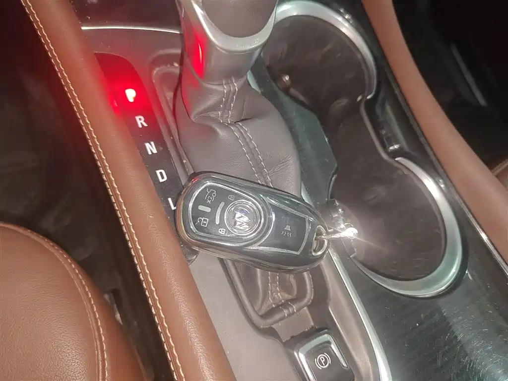 Buick Envision Plus 2020 — фото 9