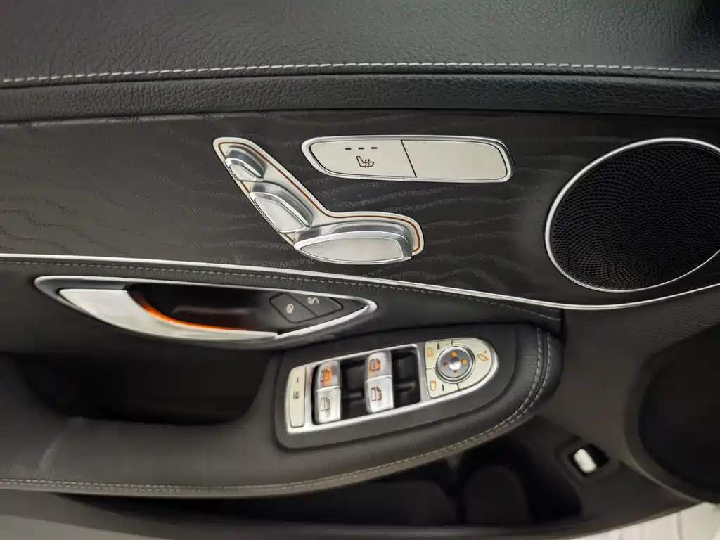 Mercedes-Benz C-Class 2019 — фото 16
