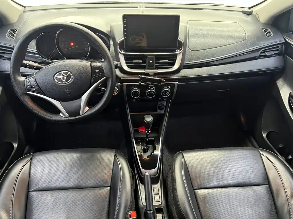 Toyota Yaris L 2022 — фото 17