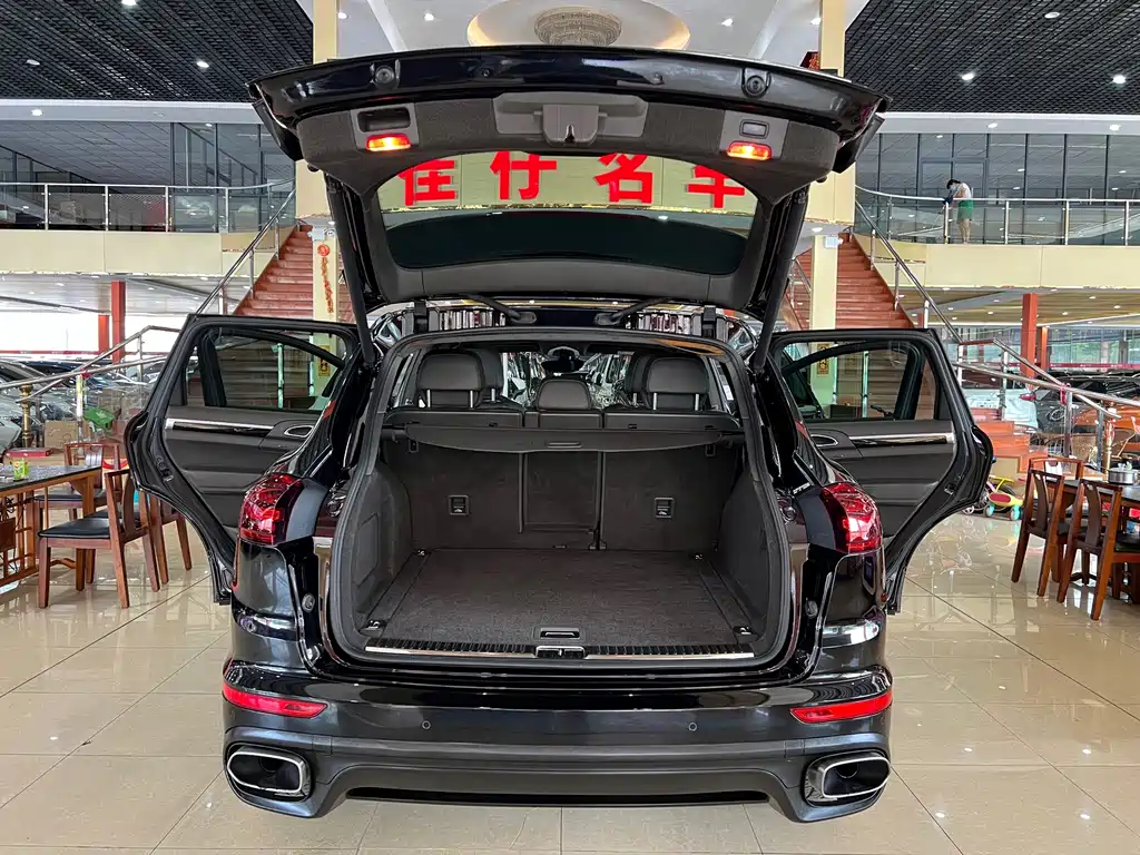Porsche Cayenne 2015 — фото 11