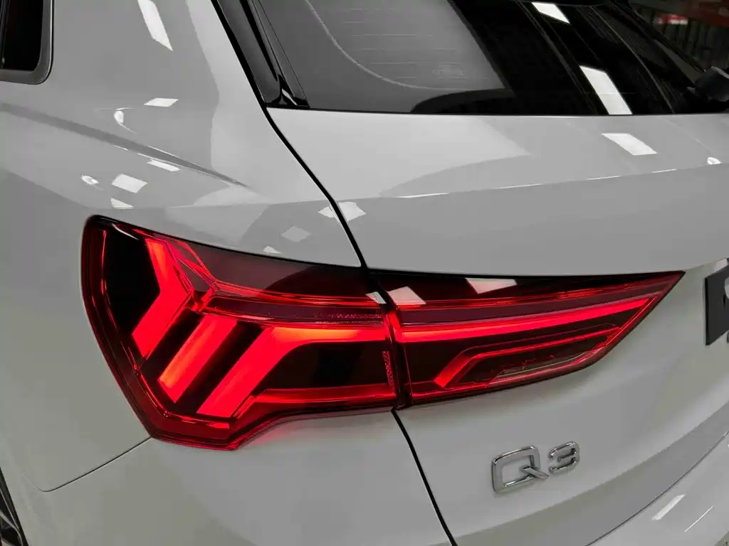 Audi Q3 2023 — фото 19