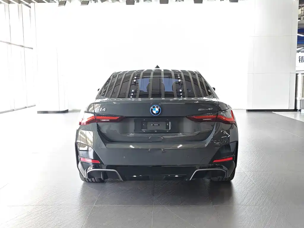 BMW i4 2024 — фото 12