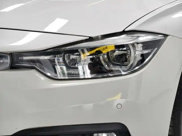 BMW 3 Series 2017 — фото 15