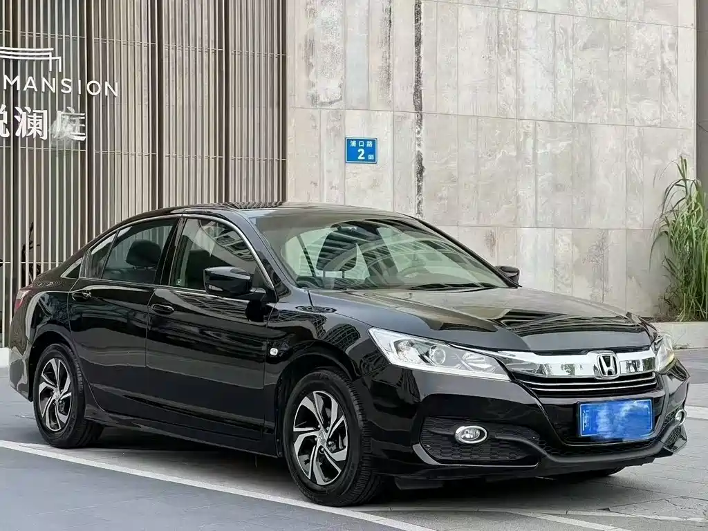 Honda Accord 2018 — фото 3