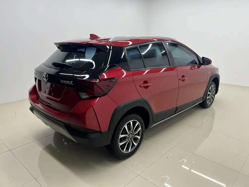 Toyota Yaris L 2022