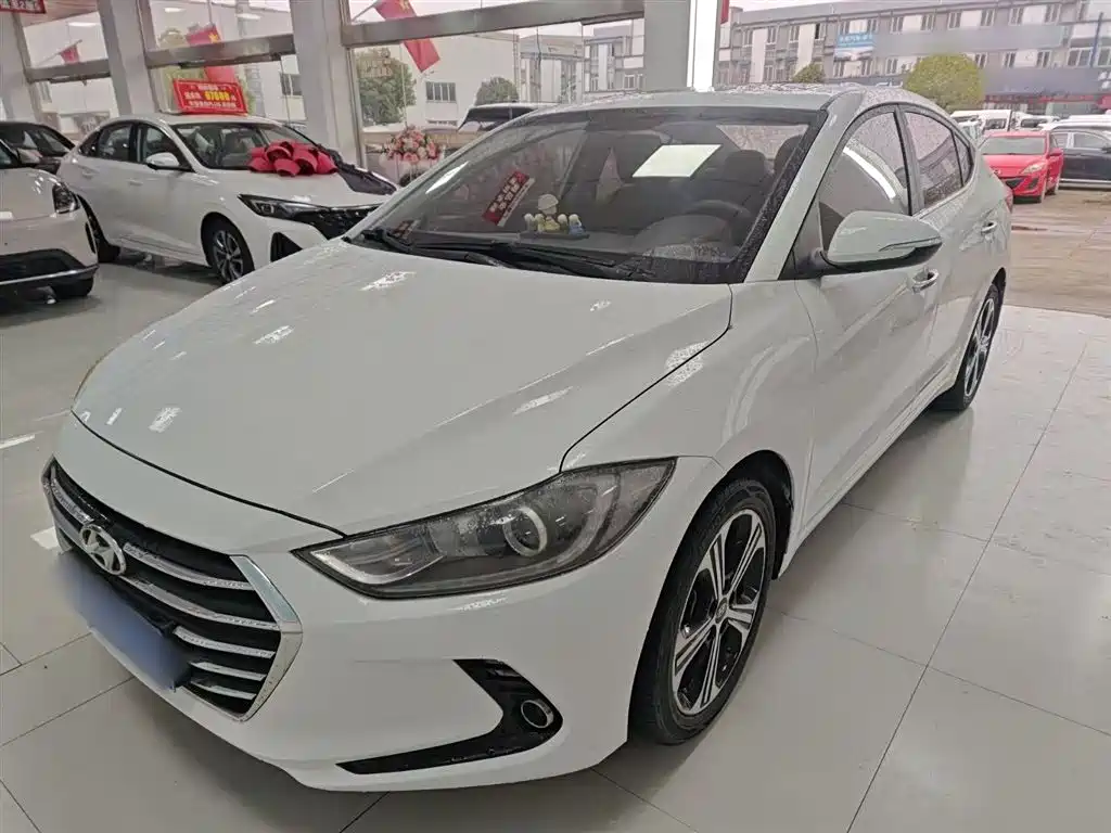 Hyundai Elantra 2018 — фото 2