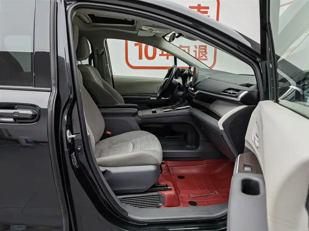 Toyota Sienna 2023 — фото 23