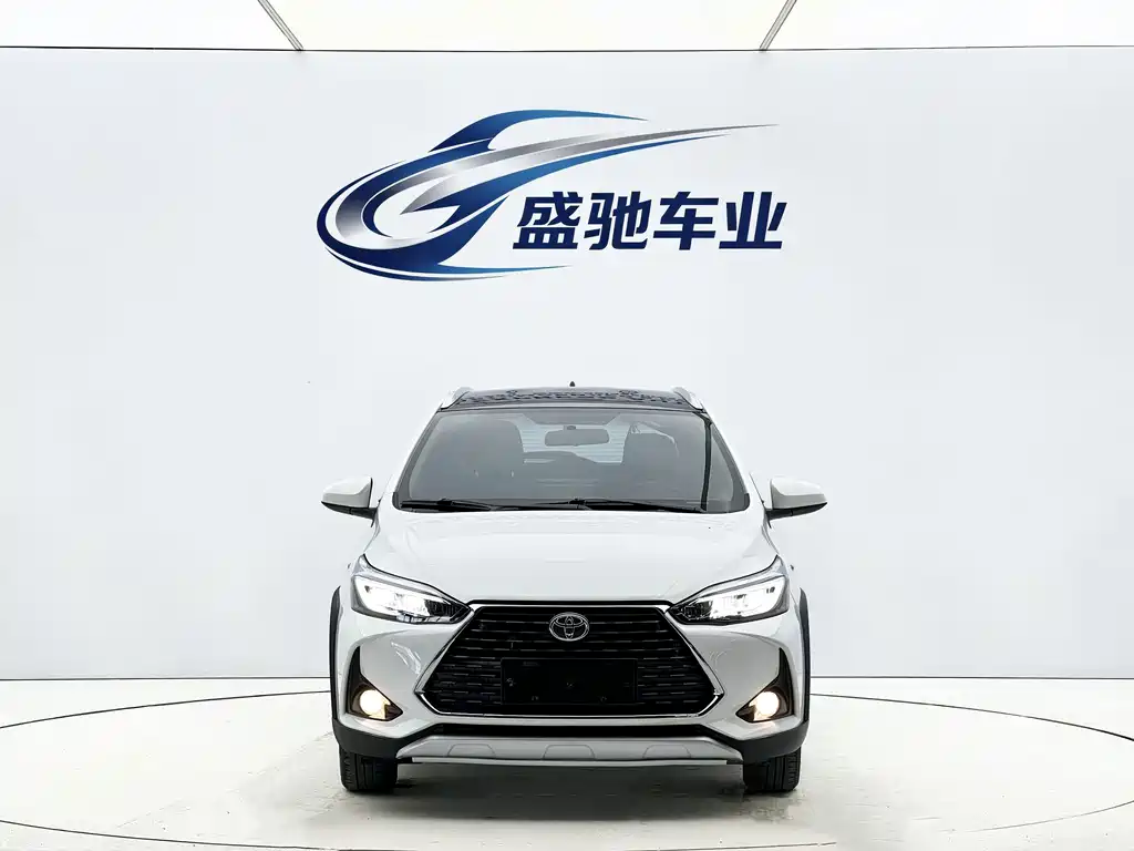 Toyota Yaris L 2022 — фото 2