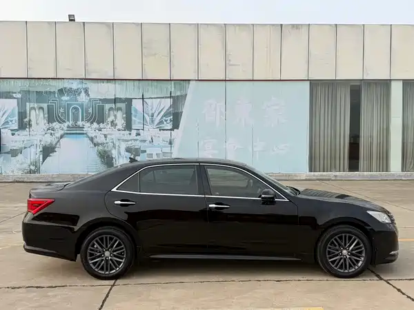 Toyota Crown 2017