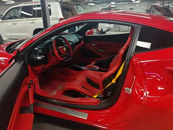 Ferrari F8 2022