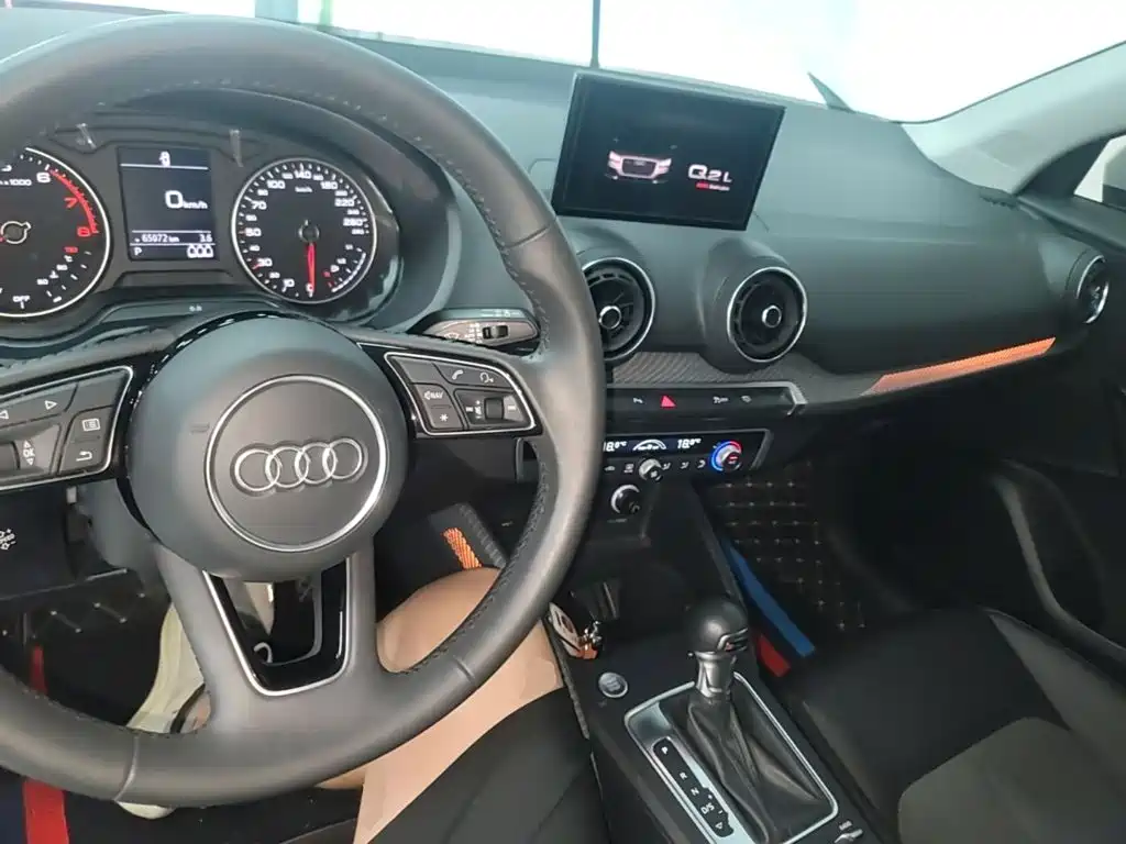 Audi Q2L 2020 — фото 10