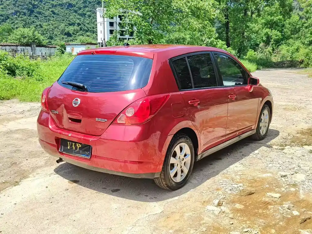 Nissan Tiida 2007