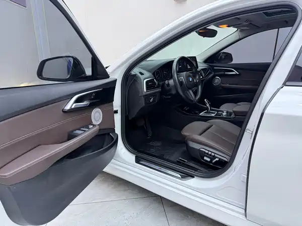 BMW 1 Series 2023