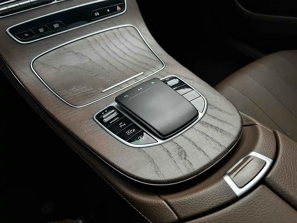 Mercedes-Benz E-Class 2021 — фото 12