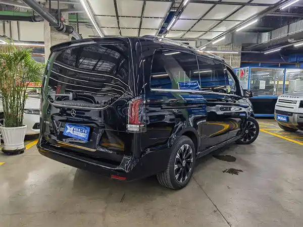 Mercedes-Benz V-Class 2024