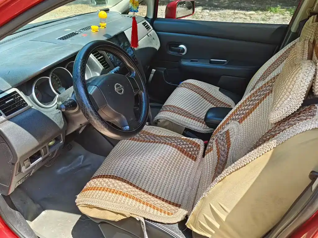 Nissan Tiida 2007