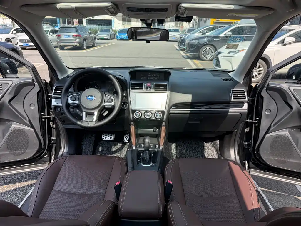 Subaru Forester 2016 — фото 12