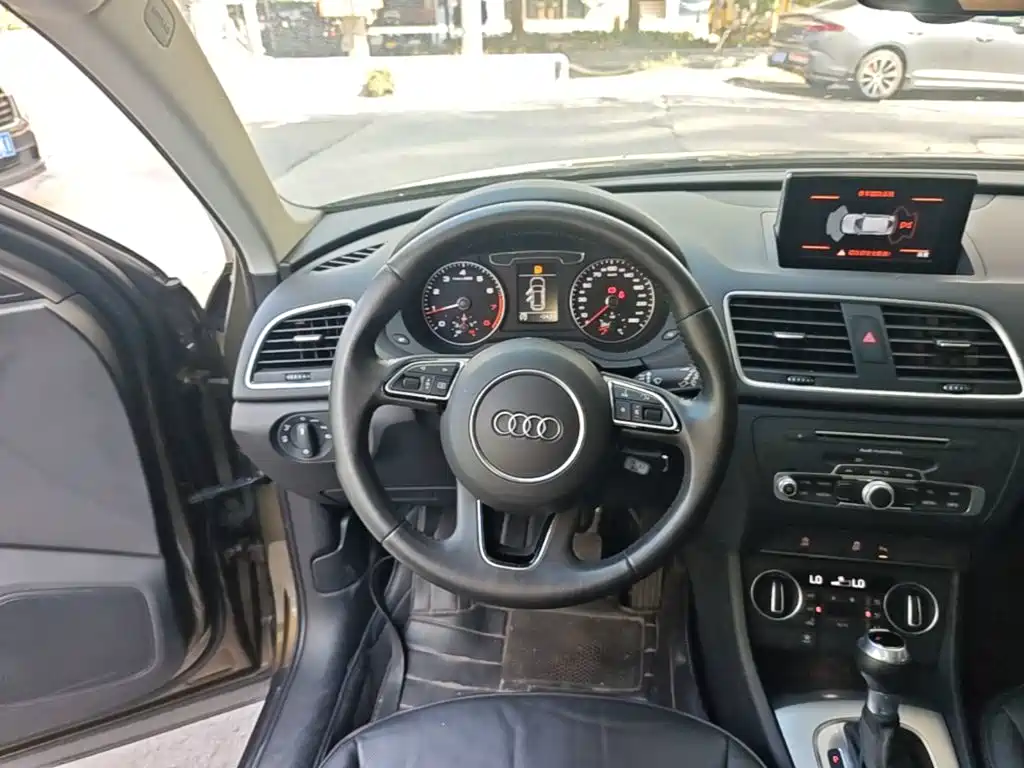 Audi Q3 2019 — фото 11