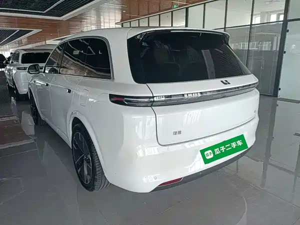 Li Auto L8 2025