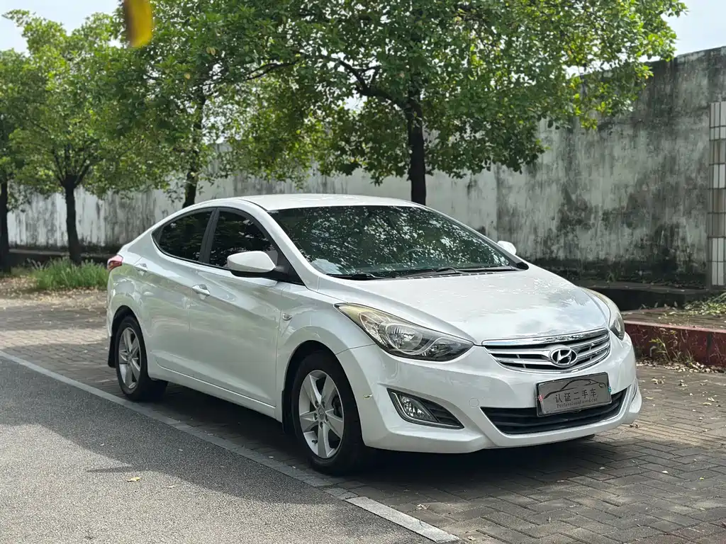 Hyundai Elantra 2013
