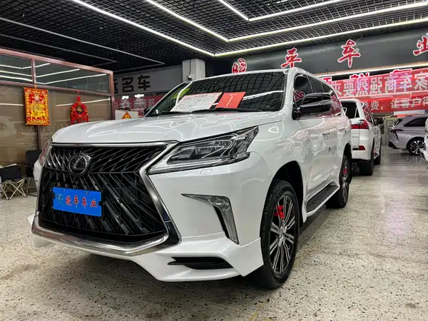 Lexus LX 2017