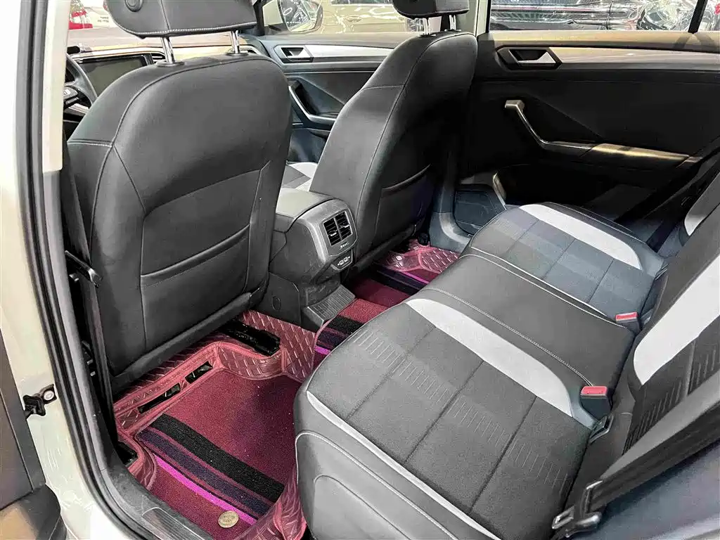 Volkswagen T-Roc 2019