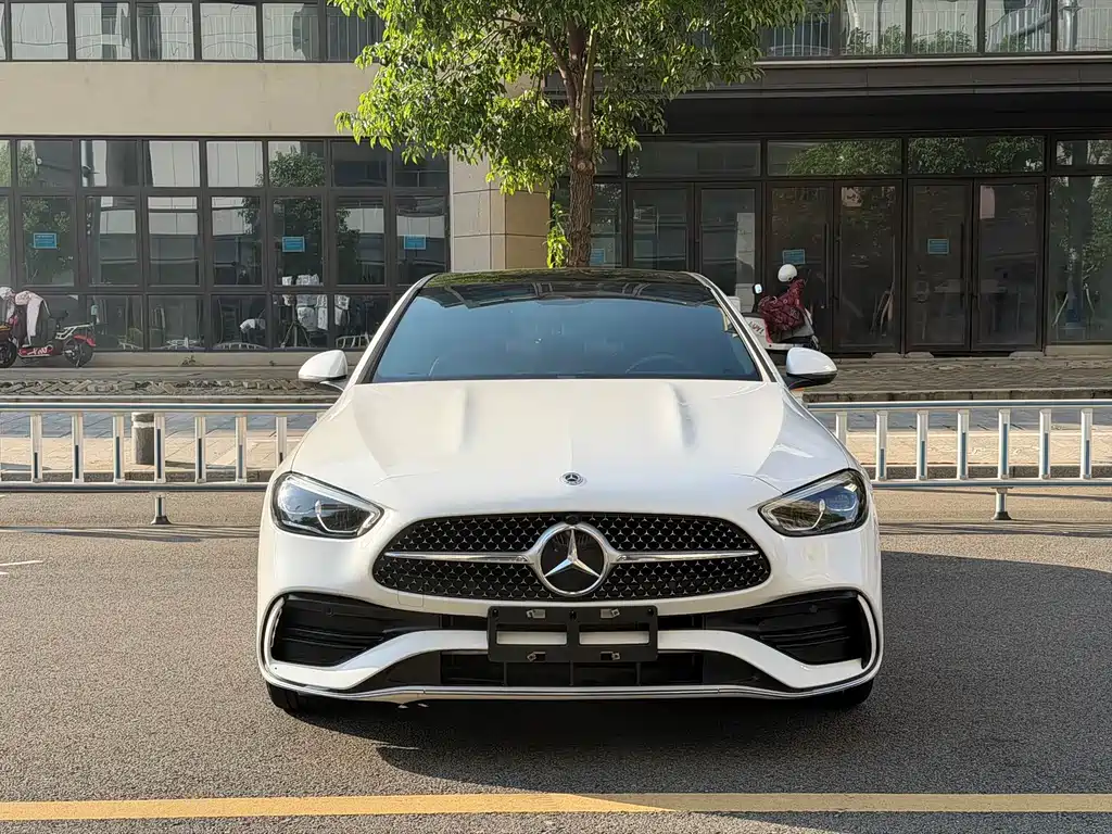 Mercedes-Benz C-Class 2023 — фото 2