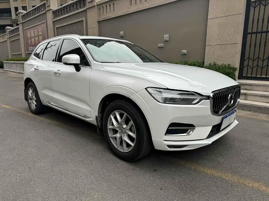 Volvo XC60 2018 — фото 3
