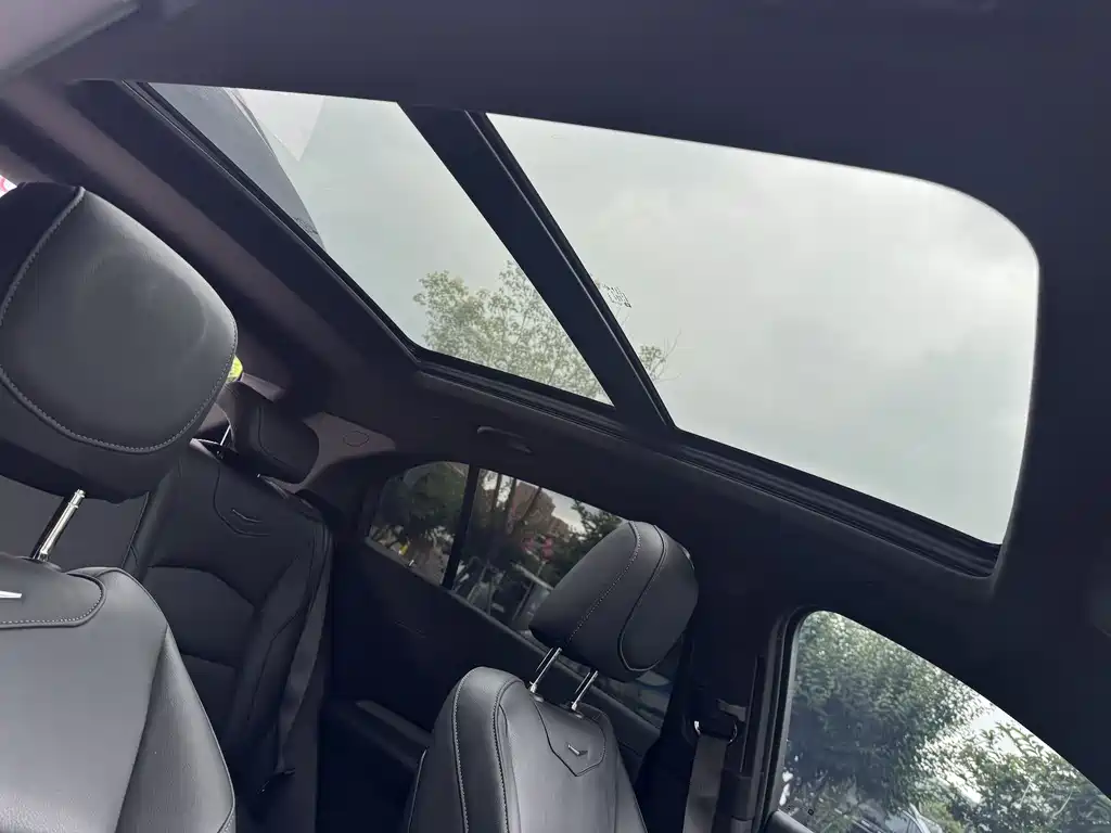Cadillac XT4 2020 — фото 16
