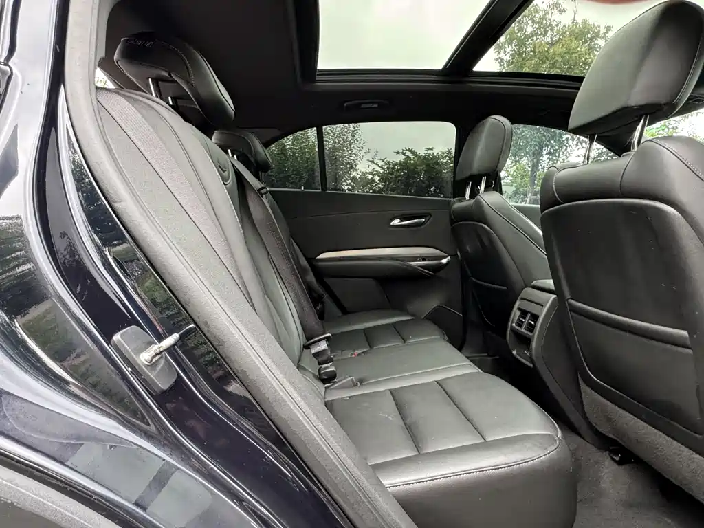 Cadillac XT4 2020 — фото 12