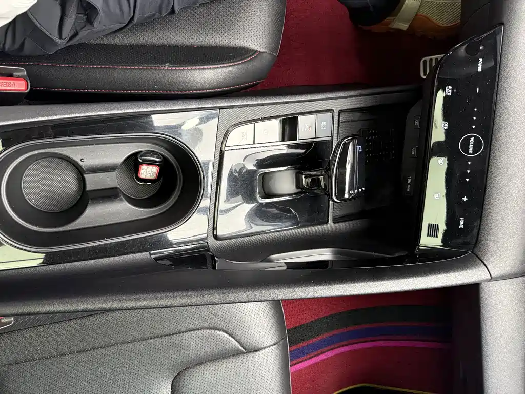 Hyundai Elantra 2021 — фото 15