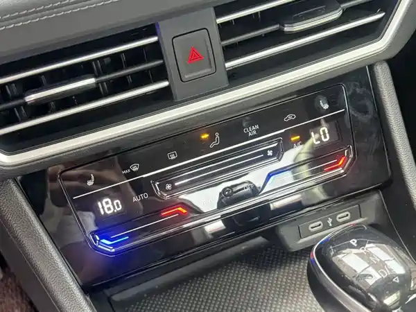 Volkswagen Sagitar 2022