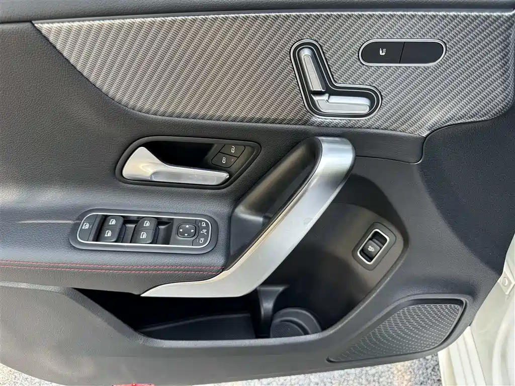 Mercedes-Benz A-Class 2025 — фото 25