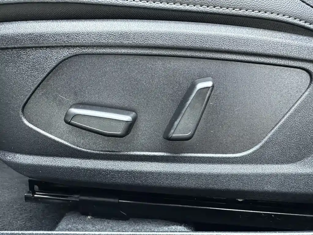 Hyundai Elantra 2023 — фото 19