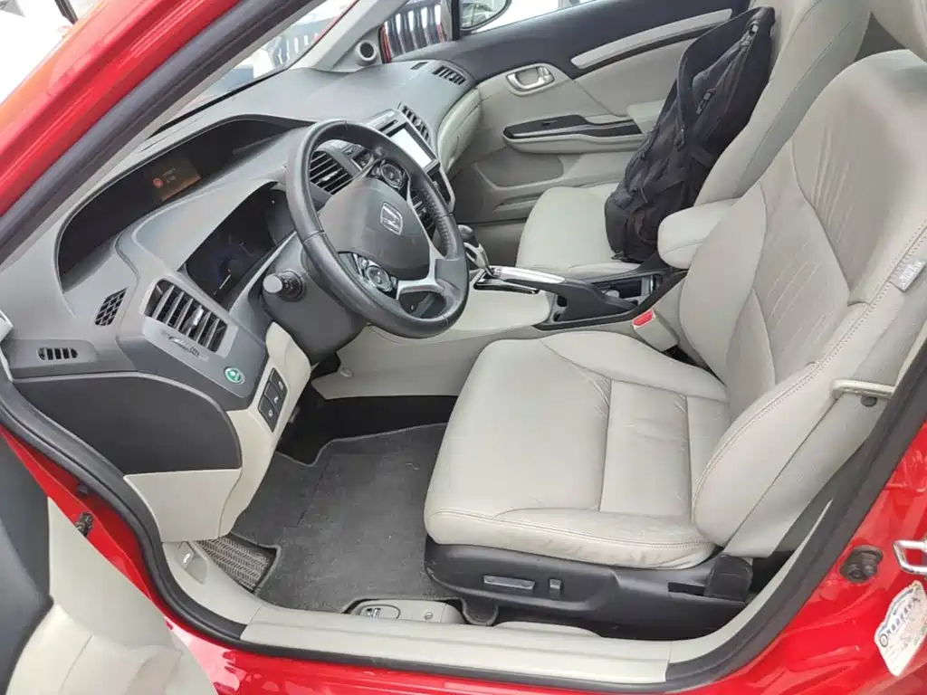 Honda Civic 2015 — фото 15